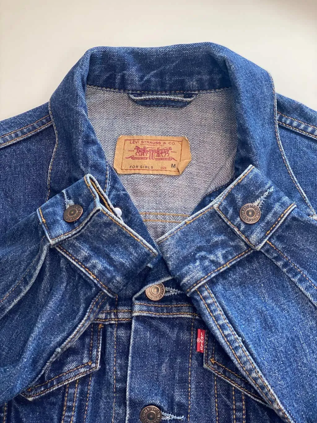 90s vintage Levis for girls denim jacket in dark blue – XS / Small