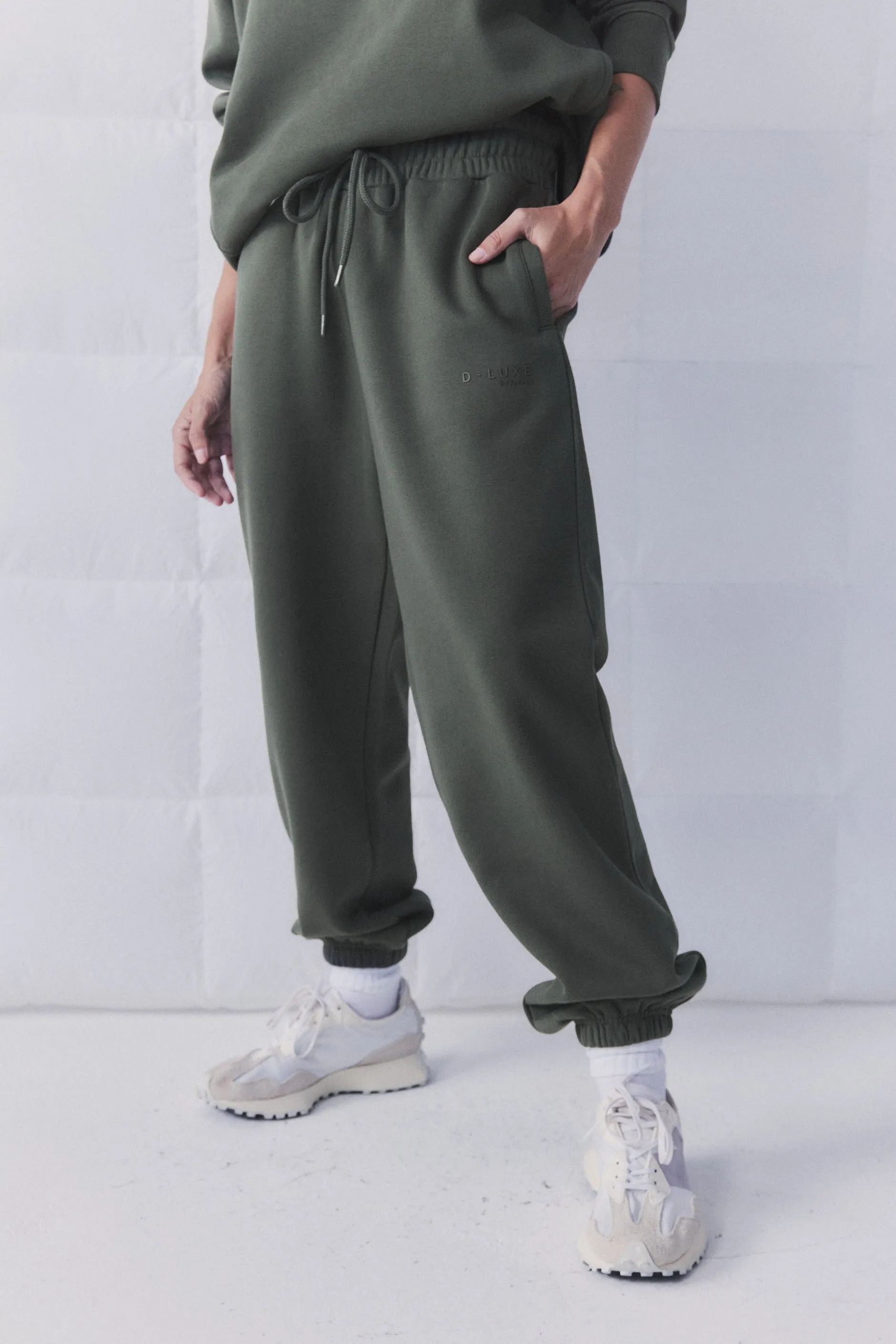 D-Luxe Essential Track Pant