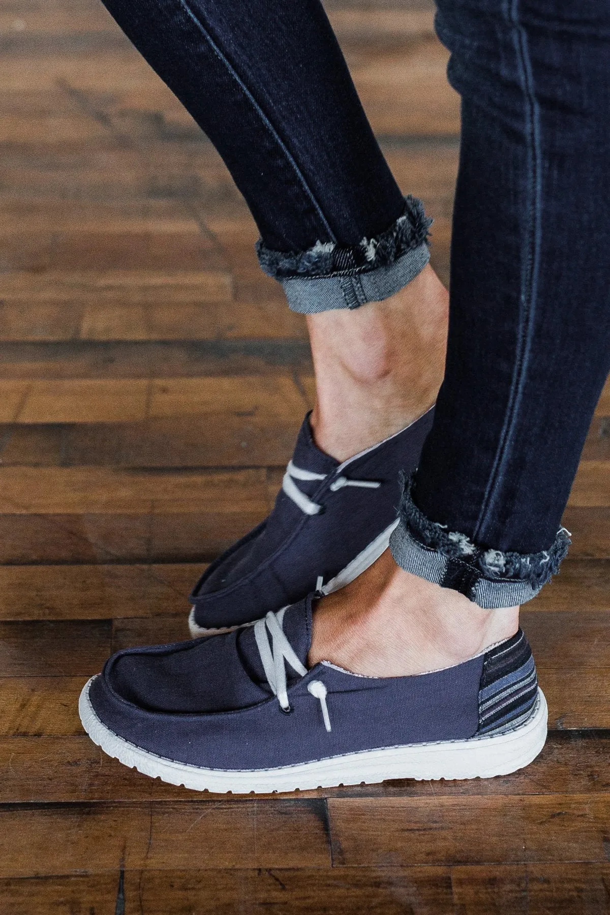 Gypsy Jazz Poppy Sneakers- Navy