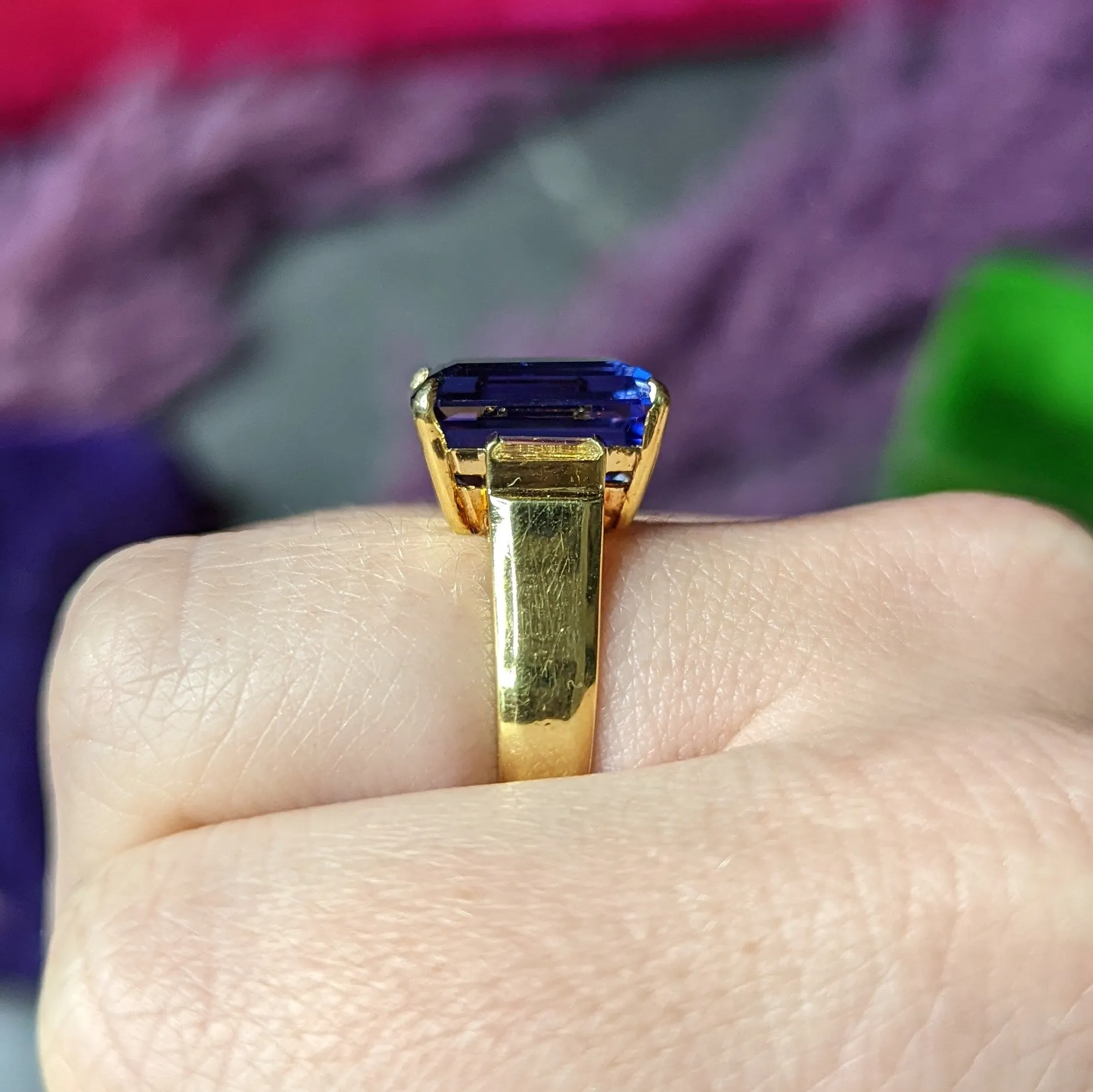 Vintage 9.10 CTW Tanzanite Diamond 18 Karat Yellow Gold Gemstone Ring