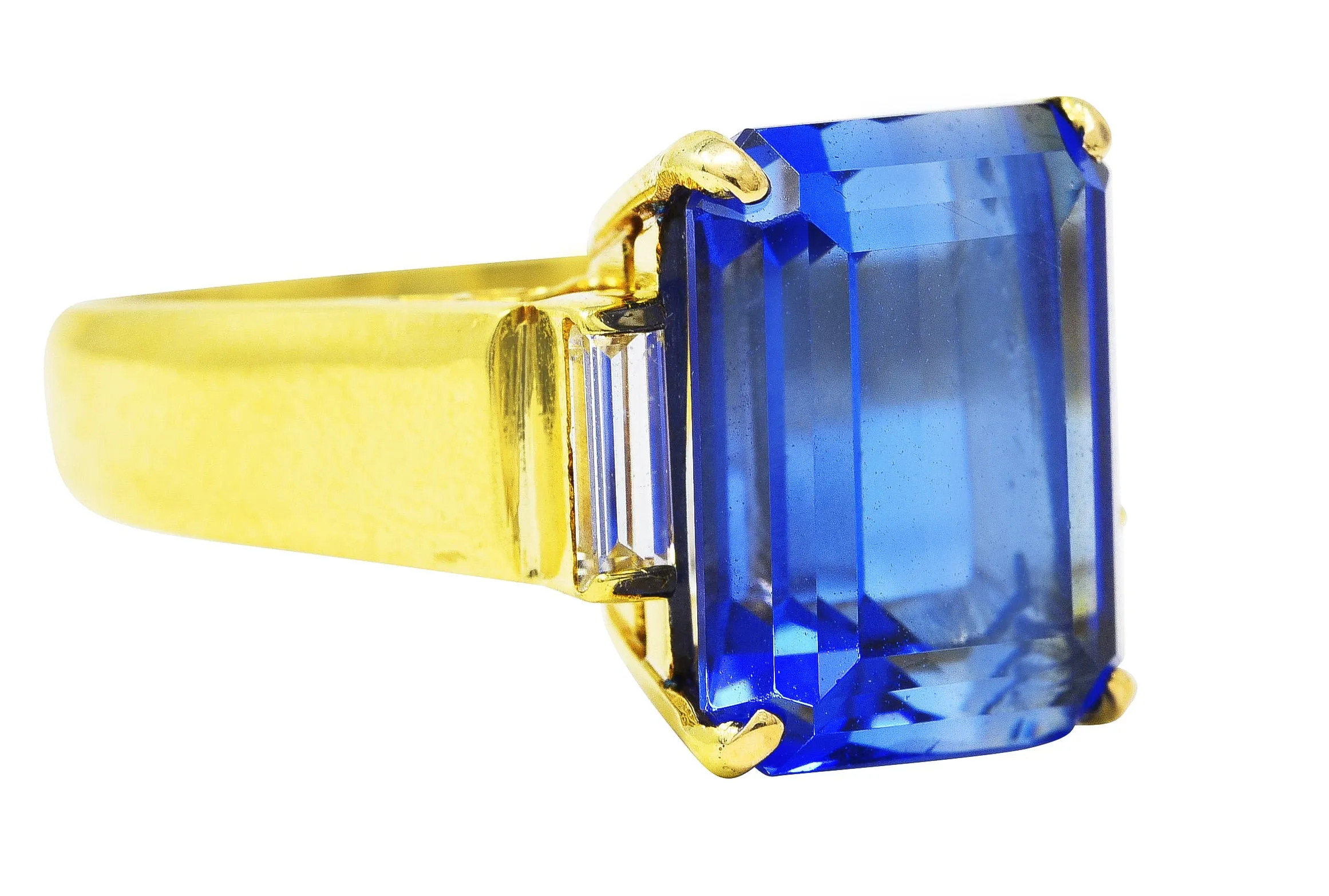 Vintage 9.10 CTW Tanzanite Diamond 18 Karat Yellow Gold Gemstone Ring